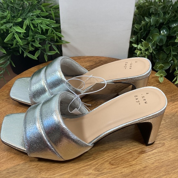 A New Day Women's Lilah Silver Heels - Picture 7 of 7